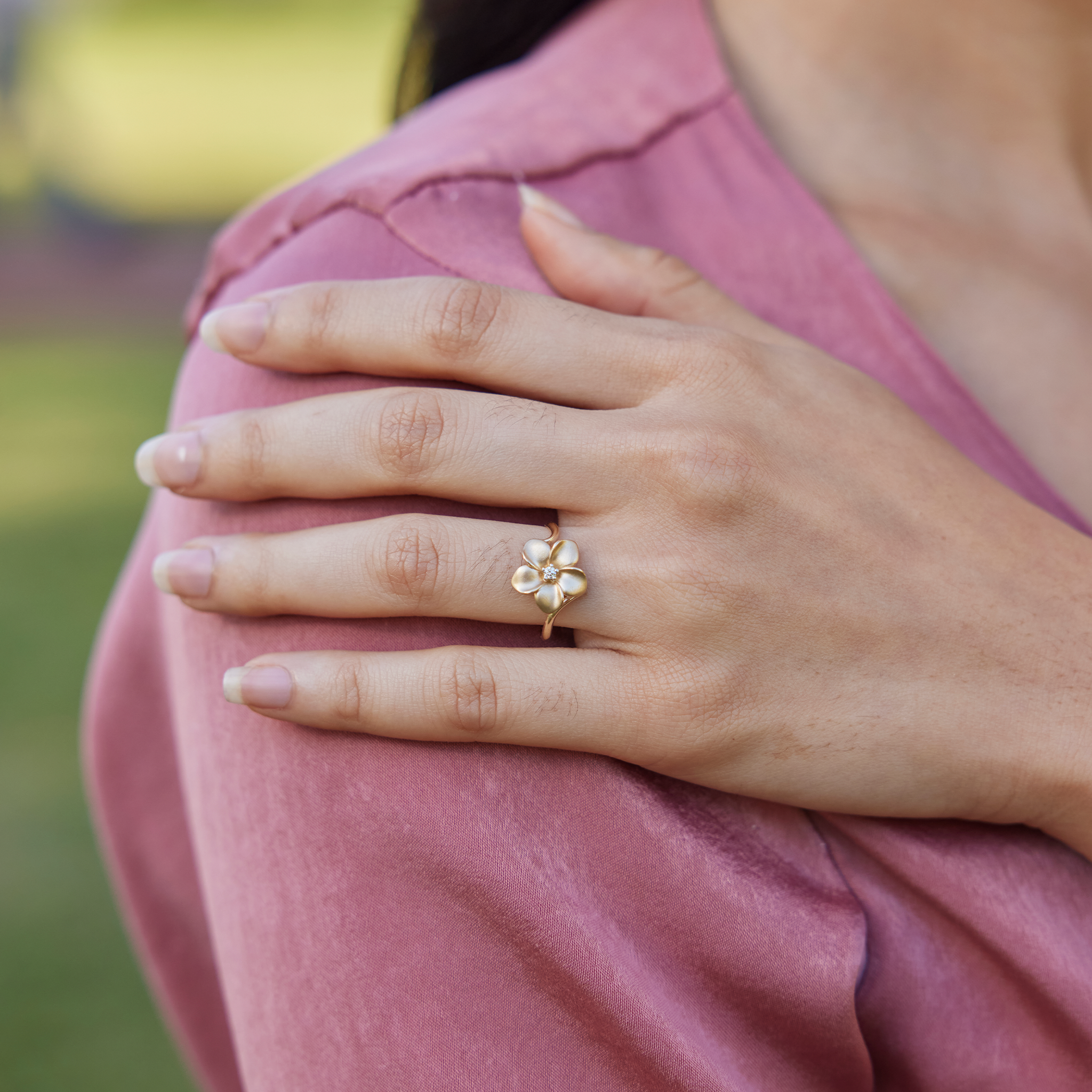 Plumeria-Ring aus Gold mit Diamant – 13 mm