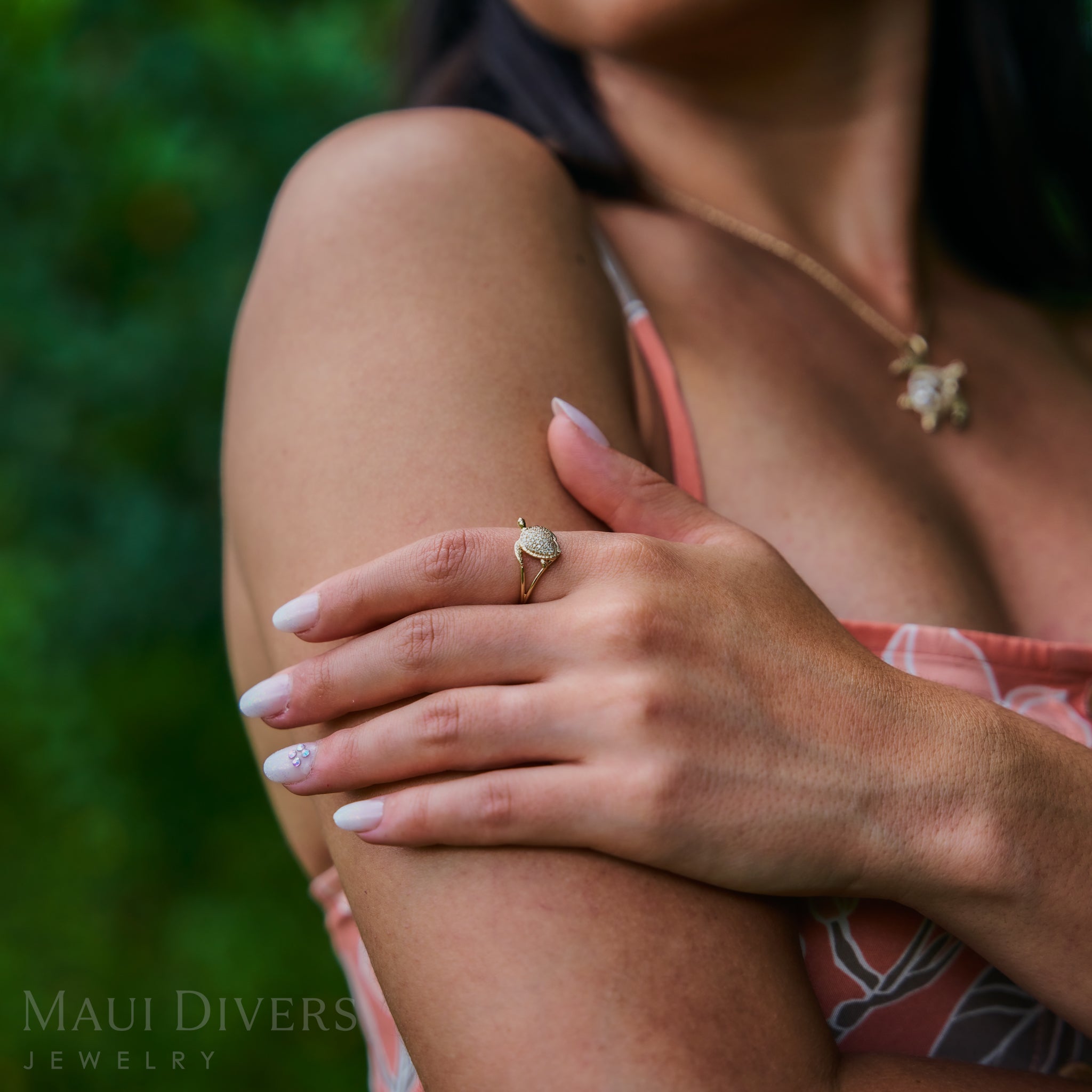 Honu Ring in Gold with Diamonds - 13mm