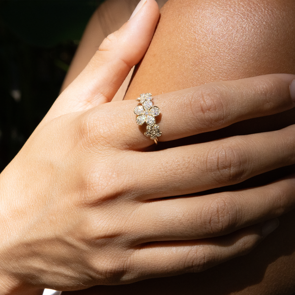 Plumeria-Ring aus Gold mit Diamanten – 10 mm