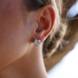 Boucles d'oreilles plumeria en or blanc avec diamants - 11 mm