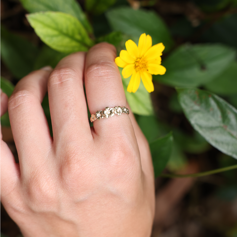 Plumeria -Ring in Gold mit Diamanten - 6 mm