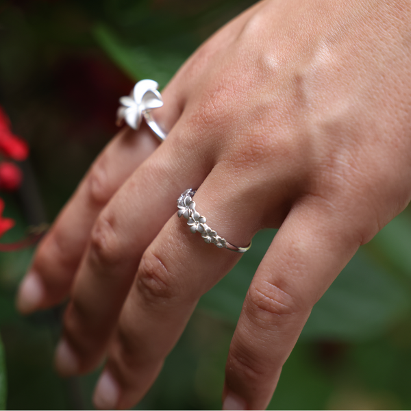 Plumeria Ring in White Gold with Diamonds - 6mm