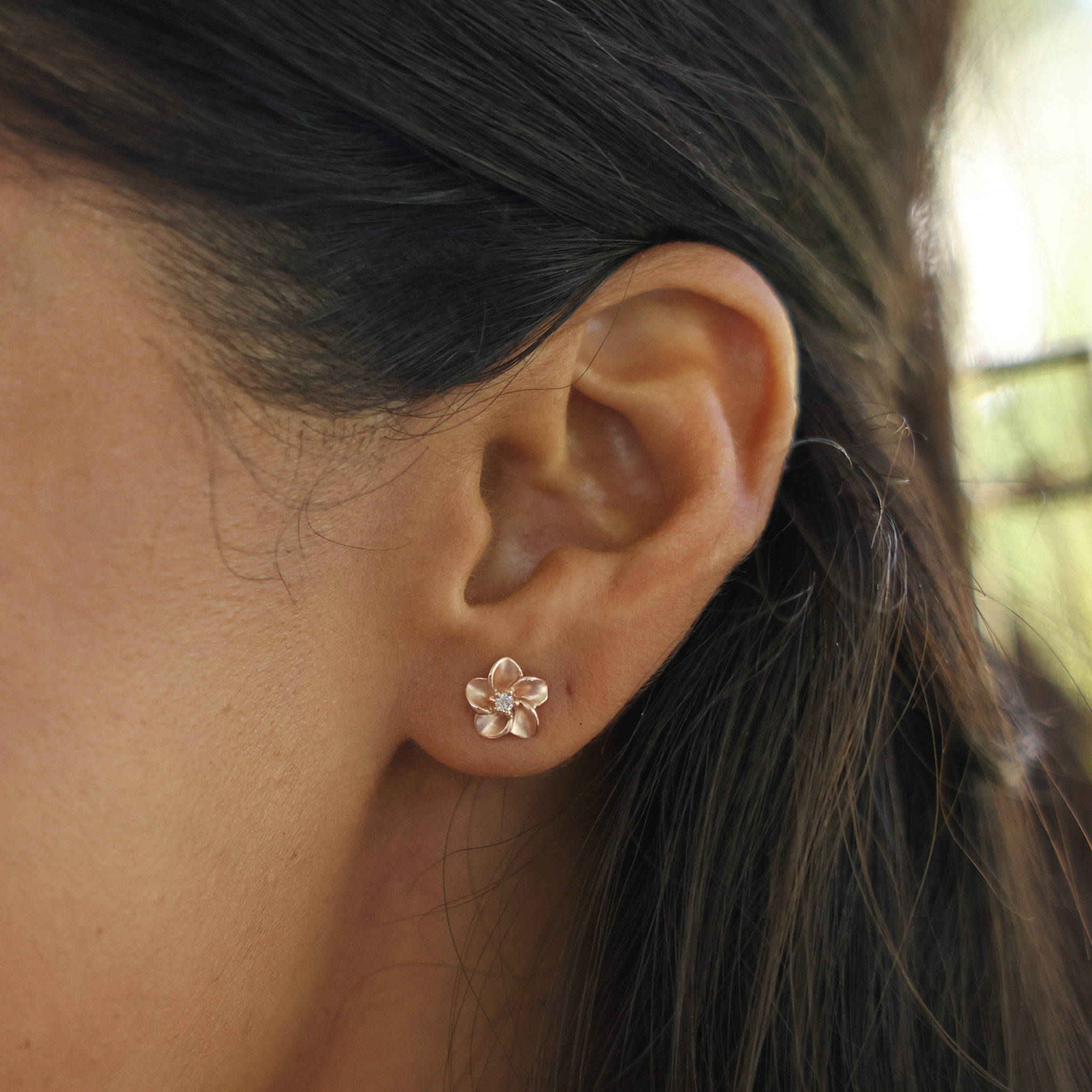 Boucles d'oreilles plumeria en or rose avec diamants - 8 mm