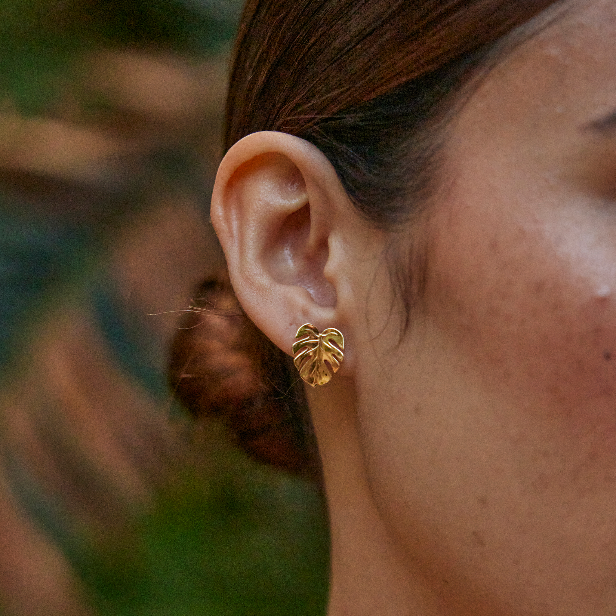 Monstera Earrings in Gold - 15mm