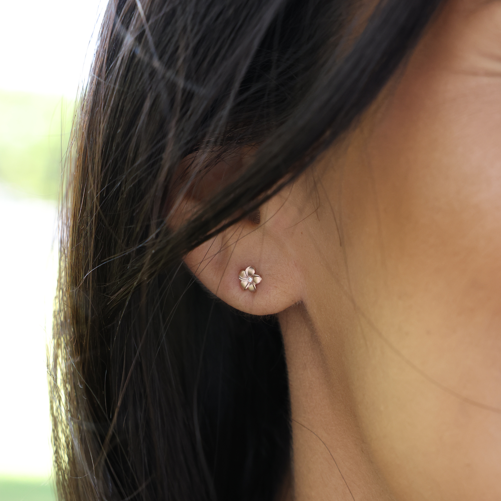 Boucles d'oreilles plumeria en or rose avec diamants - 5 mm
