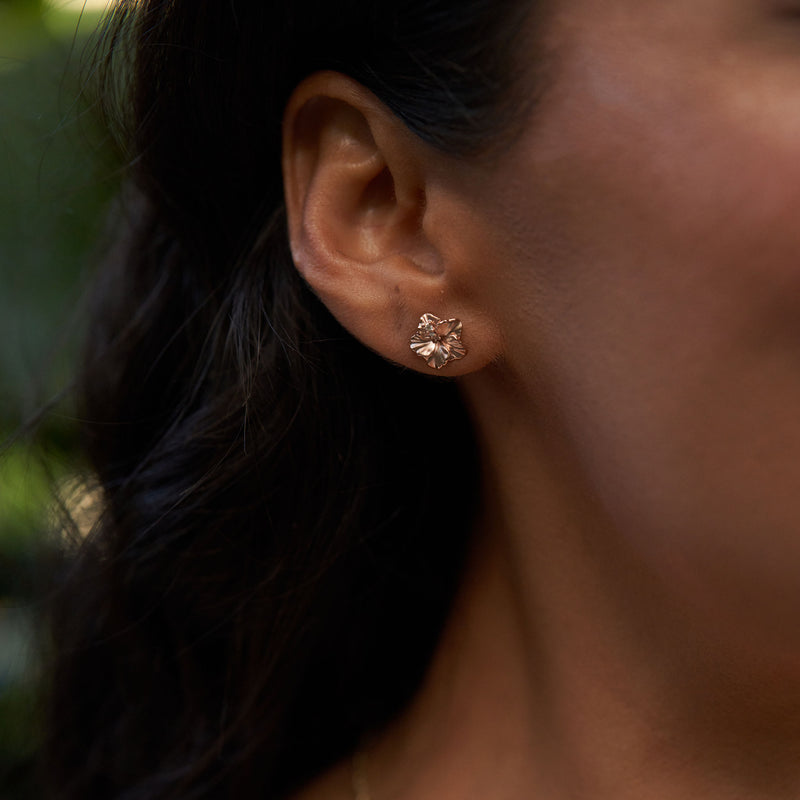 Hawaiian Gardens Hibiscus Earrings in Rose Gold with Diamonds - 9.5mm
