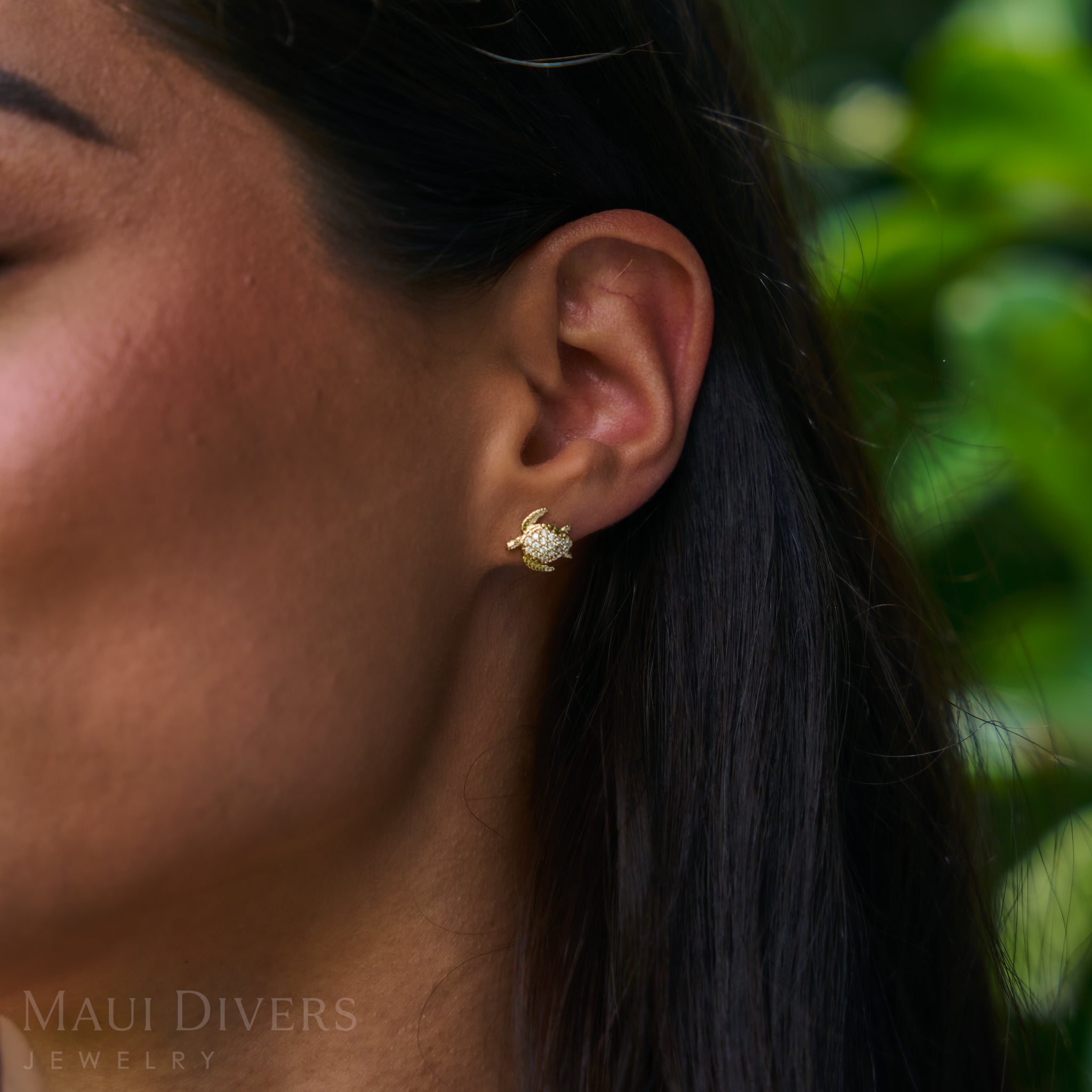 Honu (Sea Turtle) Stud Earrings in Gold with Diamonds