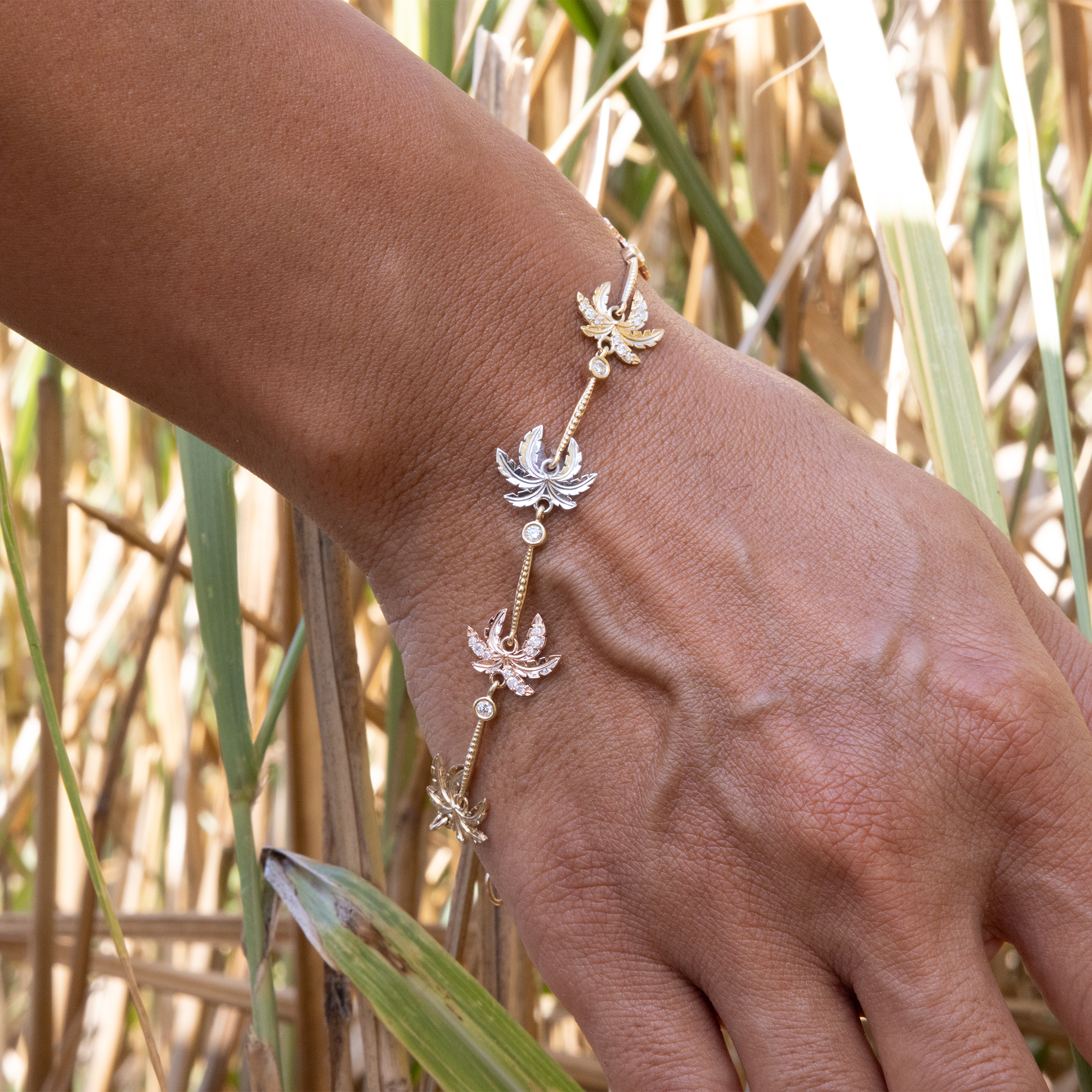 調整可能パラダイス・パラメーター - Tri カラー・ゴールドの Palm Tree Bracelet in Diamonds - Size - サイズ 6.5-8"