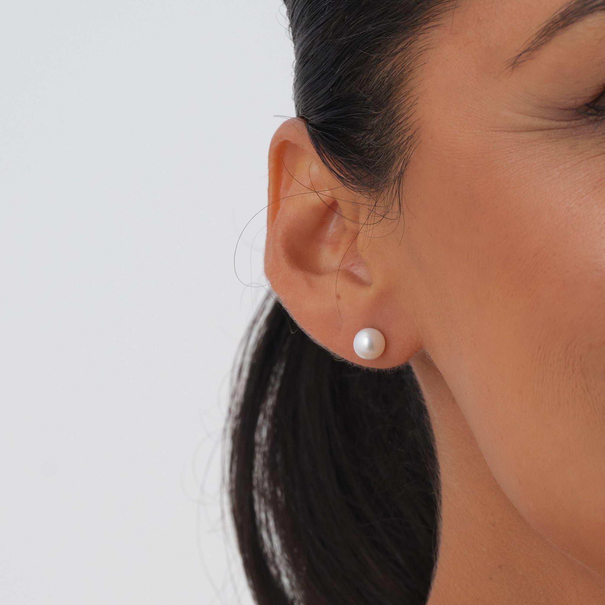 White Freshwater Pearl Earrings in White Gold - 6-7mm