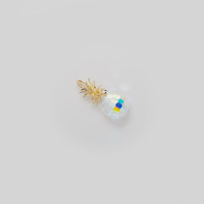 Video showcasing the 27mm Crystal Pineapple Pendant in 14k Yellow Gold on a turn table