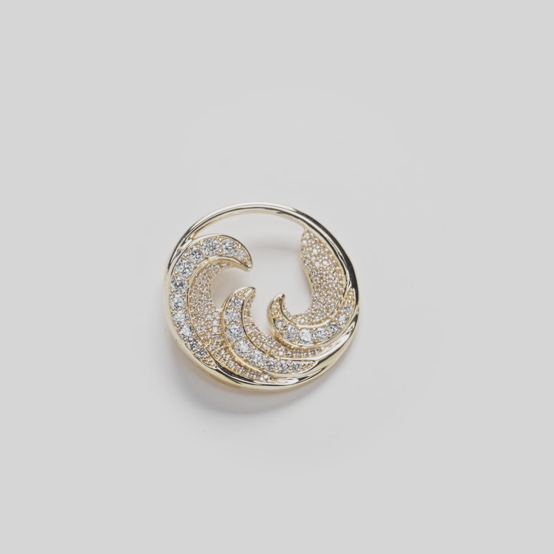 アクセサリー nalu.naru.stone515 Nalu (Wave) Pendant in Gold with Diamonds - 22mm