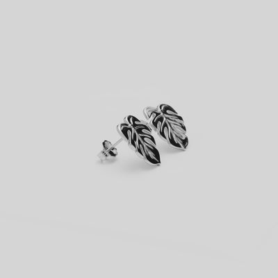 Video showcasing the 16mmMonstera Earrings in Sterling Silver