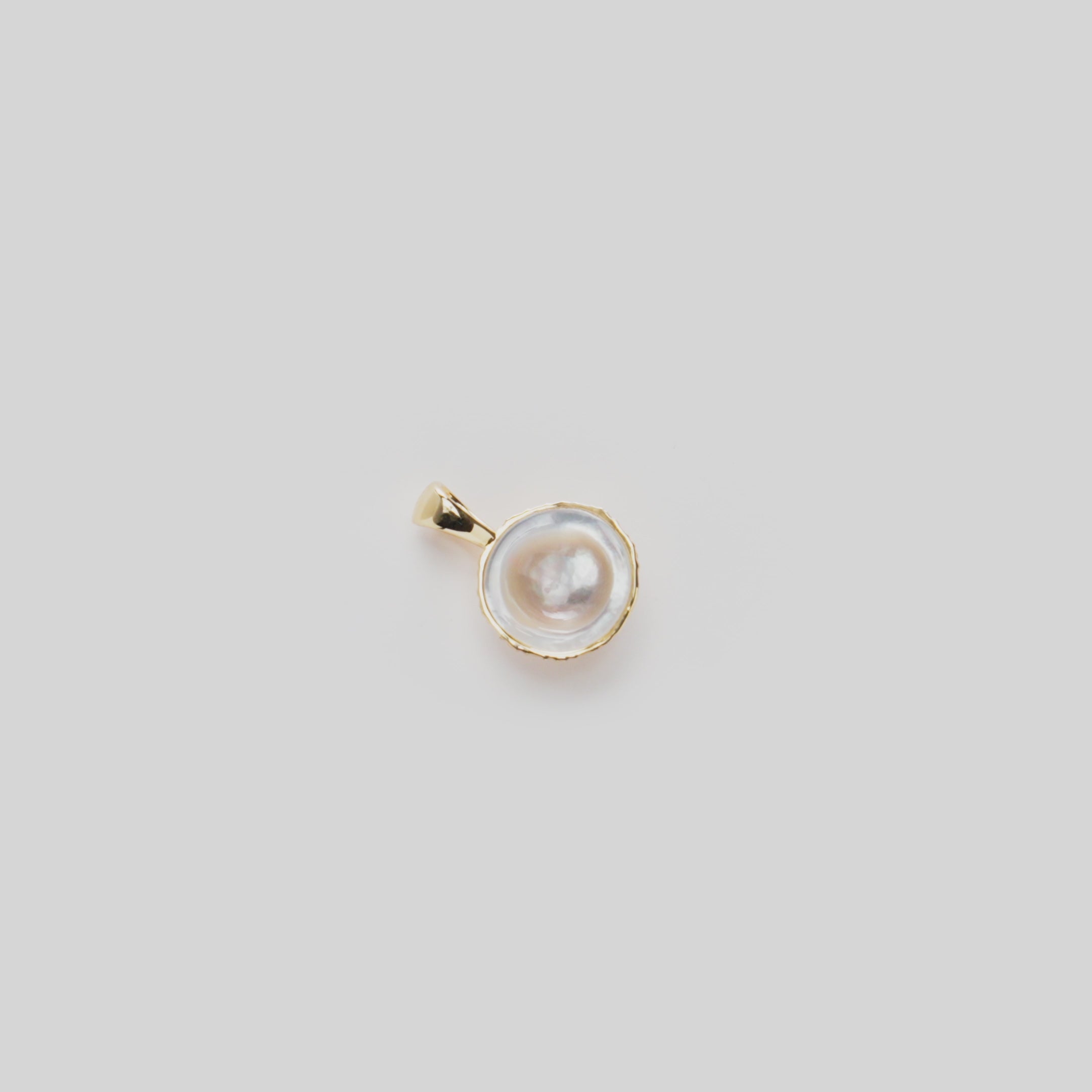 ココナッツ マザーオブパール ペンダント イエローゴールド製 - 12mm