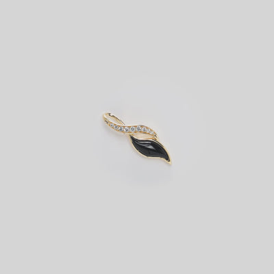 Video showcasing the 26mm Paradise Black Coral Pendant in 14k Yellow Gold with Diamonds 