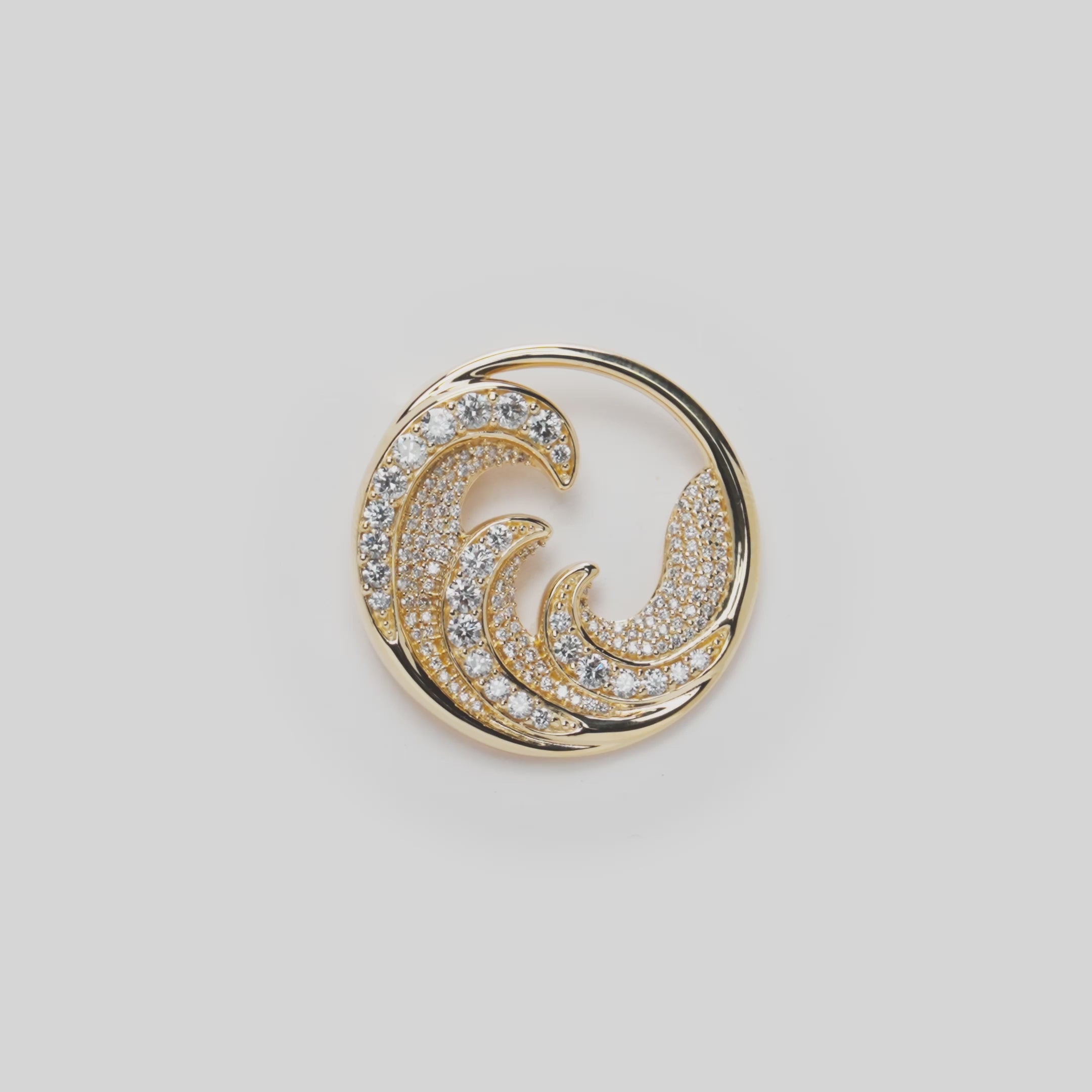 Nalu (Wave) Pendant in Gold with Diamonds - 26mm