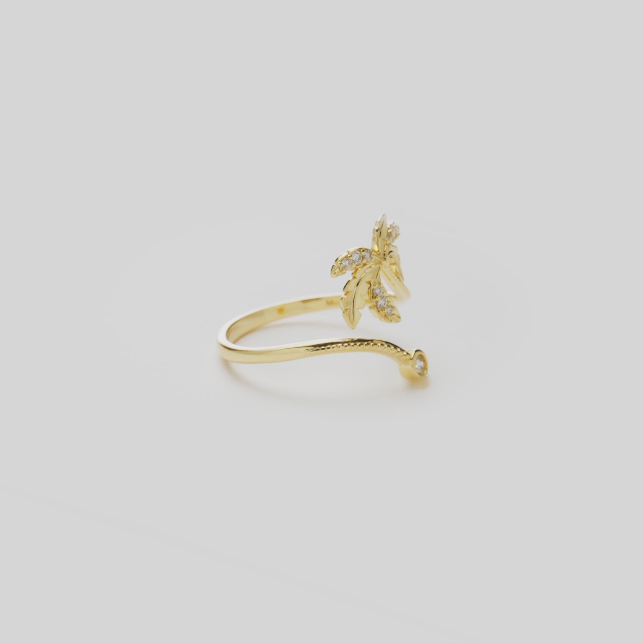 Video showcasing the 18mm Palm Tree Ring in 14k Yellow Gold with Diamonds