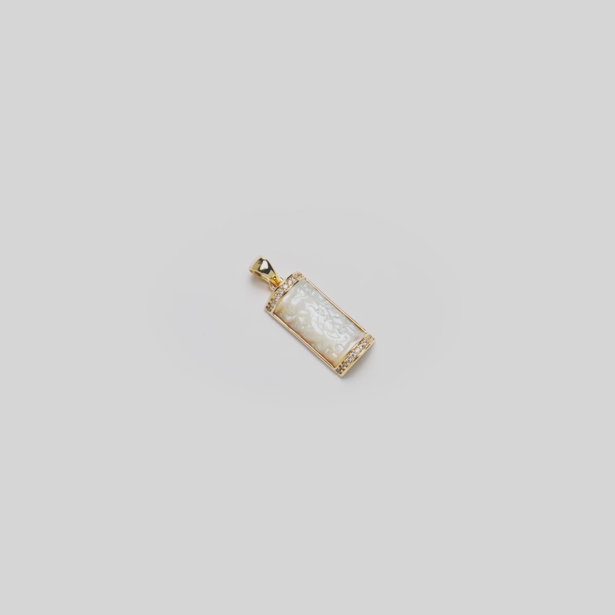 Hawaiian Heirloom Plumeria Mother of Pearl Pendant in Gold - 17mm