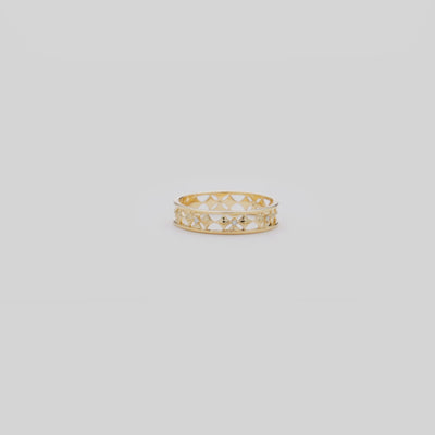 Video showcasing the 4.5mm Hawaiian Quilted Star Ring in 14k Yellow Gold with Diamonds on a turn table