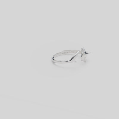 Video of the Hammerhead Shark Ring in Sterling Silver on a white background