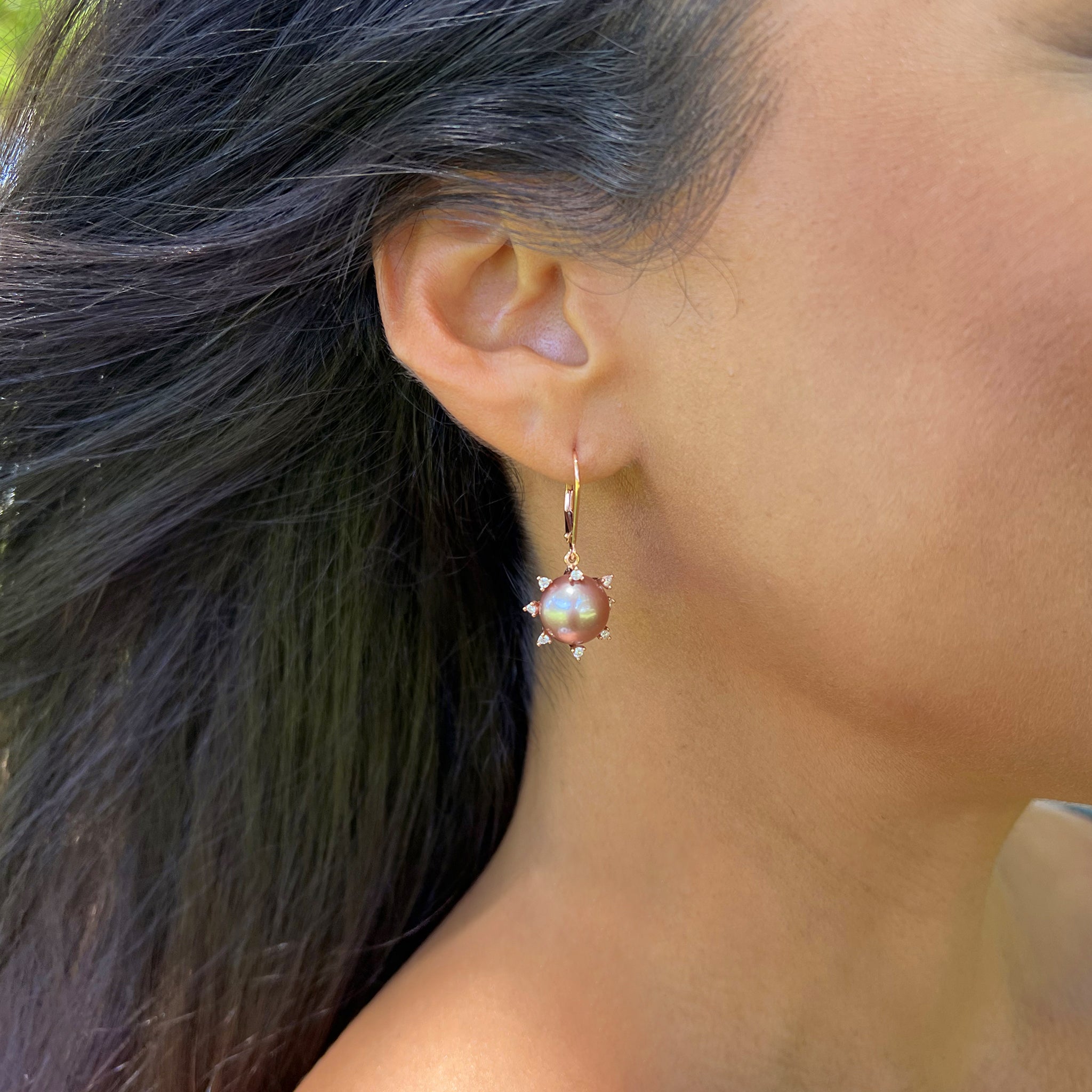 Boucles d'oreilles de perles d'eau douce Protea Ultraviolet en or rose avec diamants - 10-11 mm