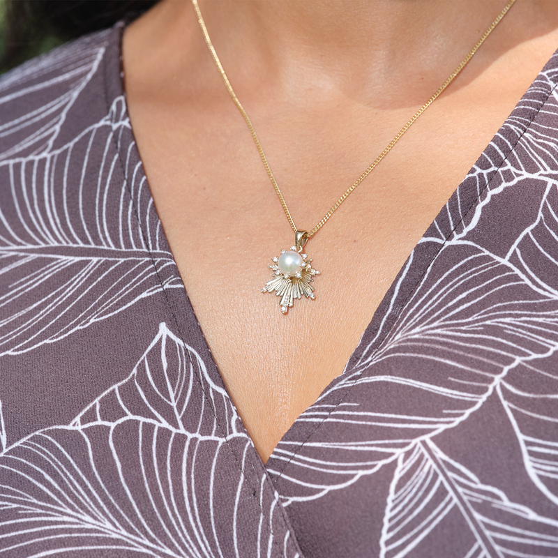 E Hoʻāla akoya Pearl Pendant en or avec des diamants - 22 mm