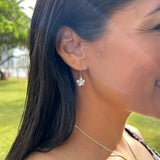 Boucles d'oreilles plumeria en or blanc avec diamants - 11 mm