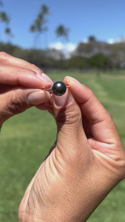 Tahitian Black Pearl Ring in Gold - 9-10mm - Product Video