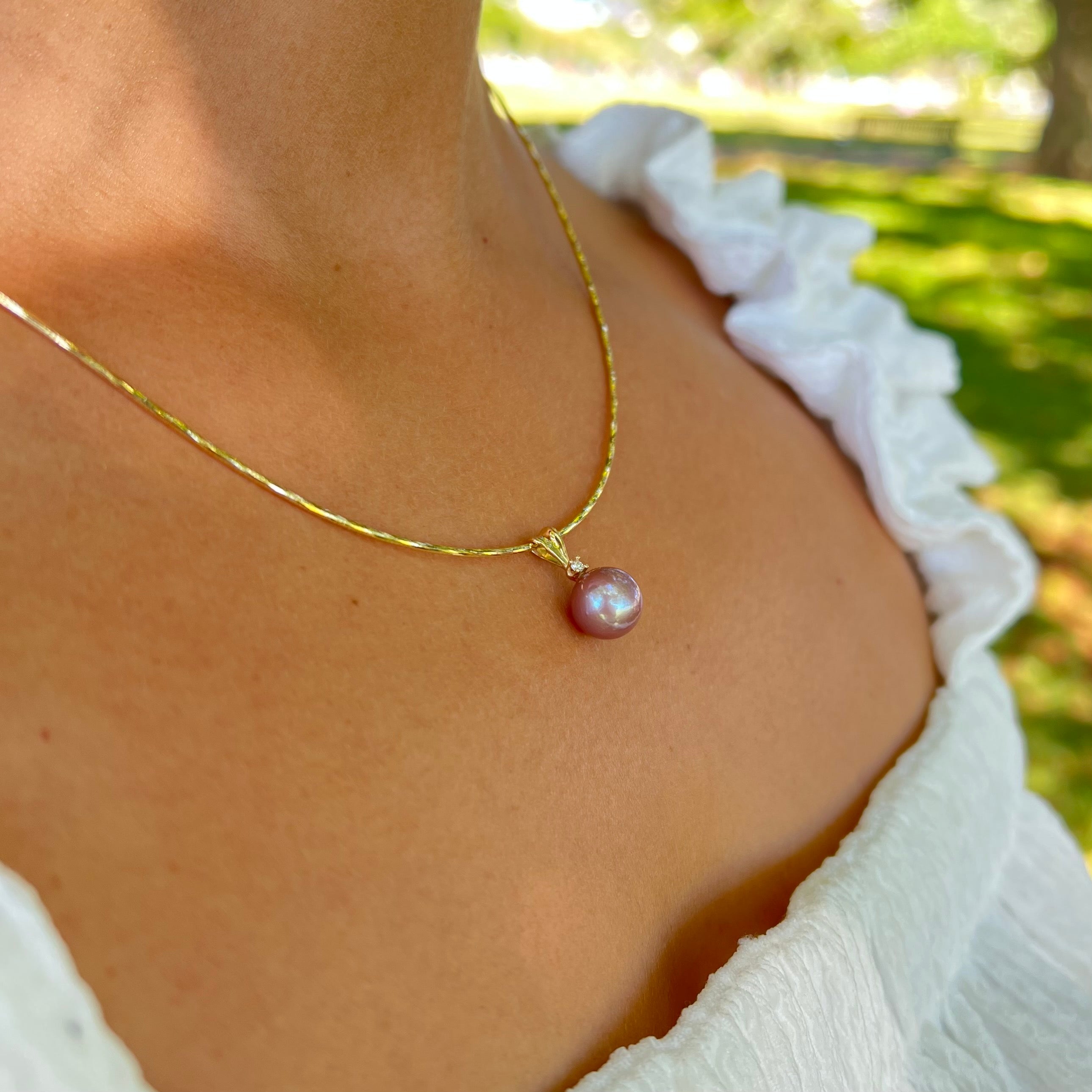 Freshwater Pearl Pendant in Gold with Diamond - 9-10mm