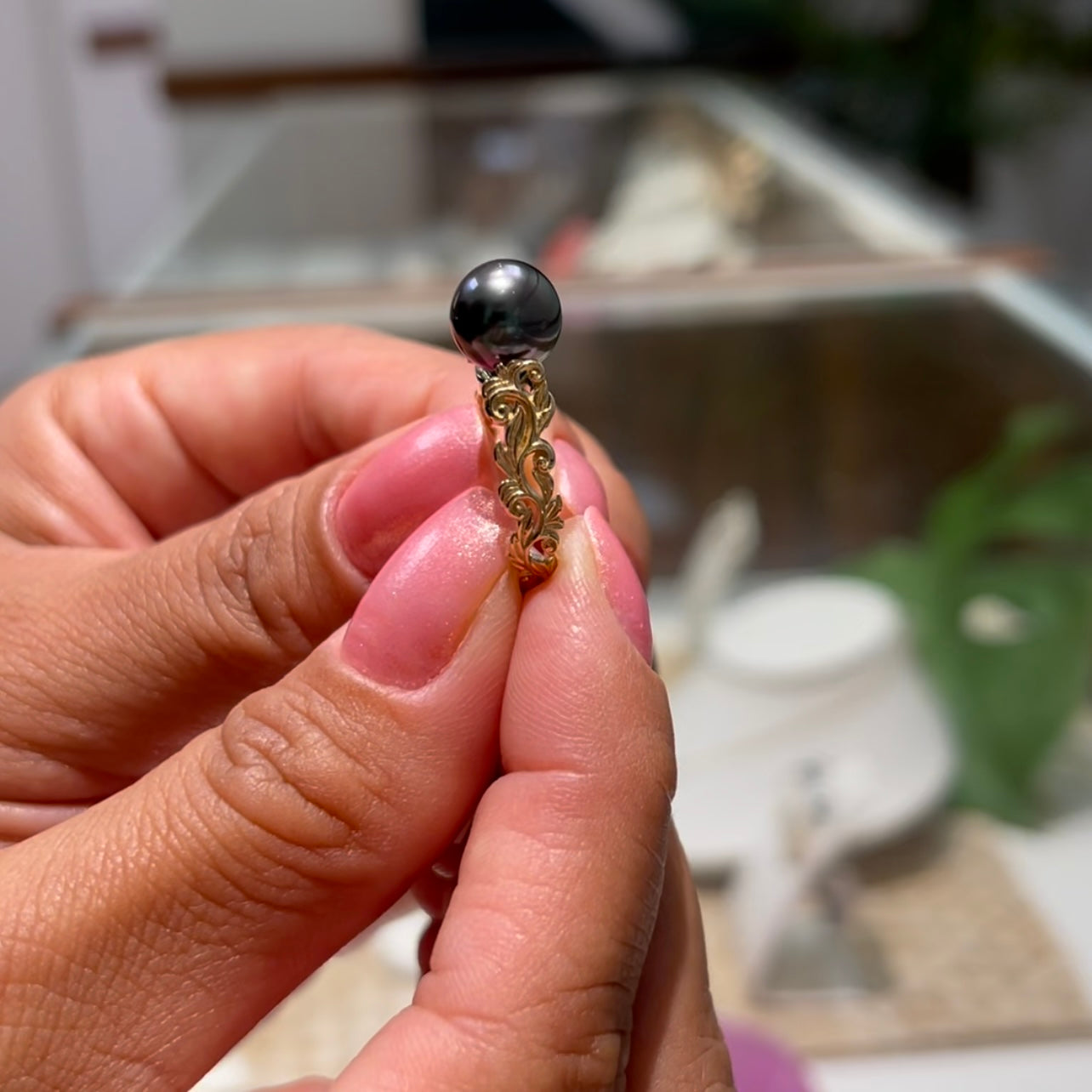 Anneau de perle noir tahitien vivant en or - 8-9 mm