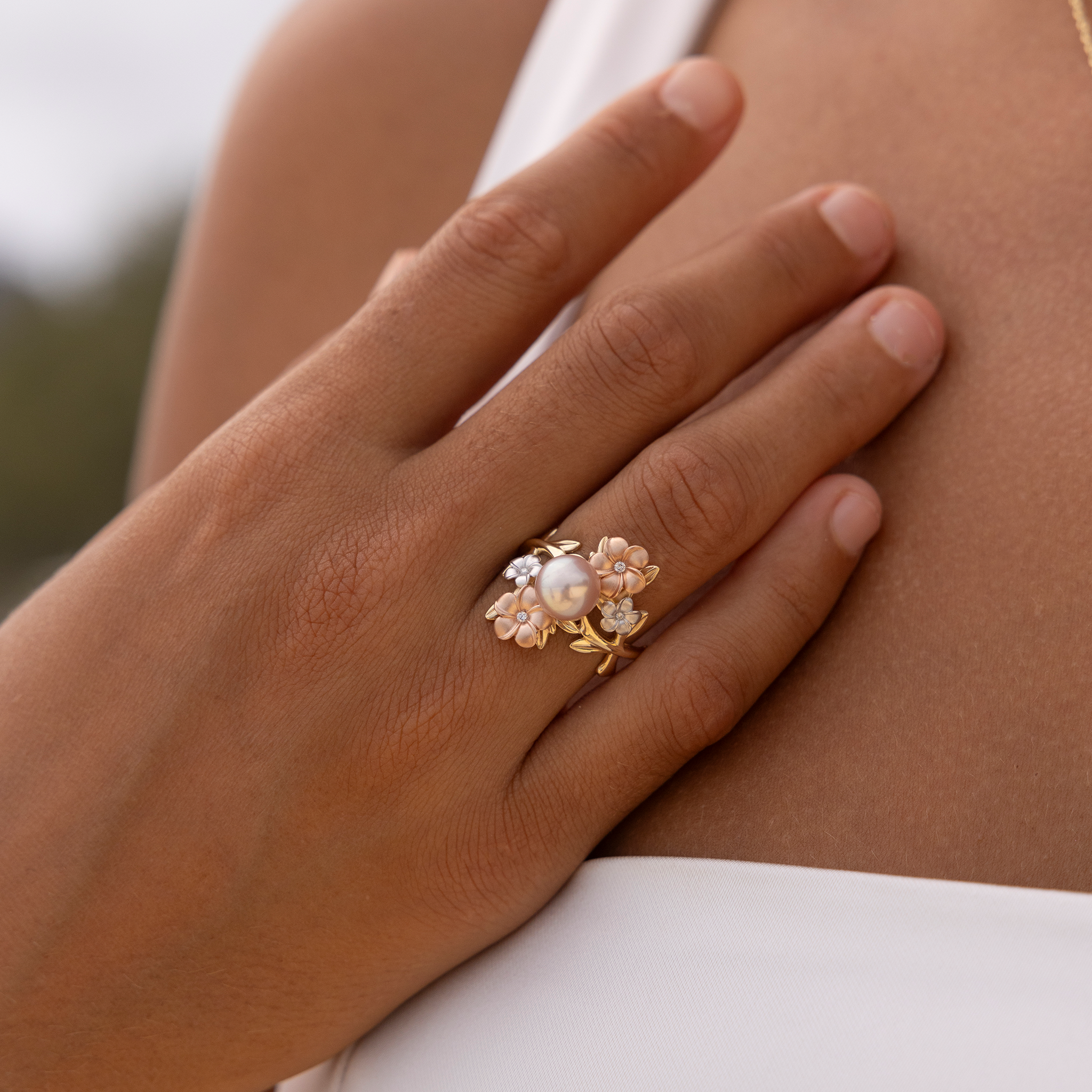 パール イン ブルームプルメリア ラベンダー 淡水パール リング ダイヤモンド トライカラー ゴールド - 22mm