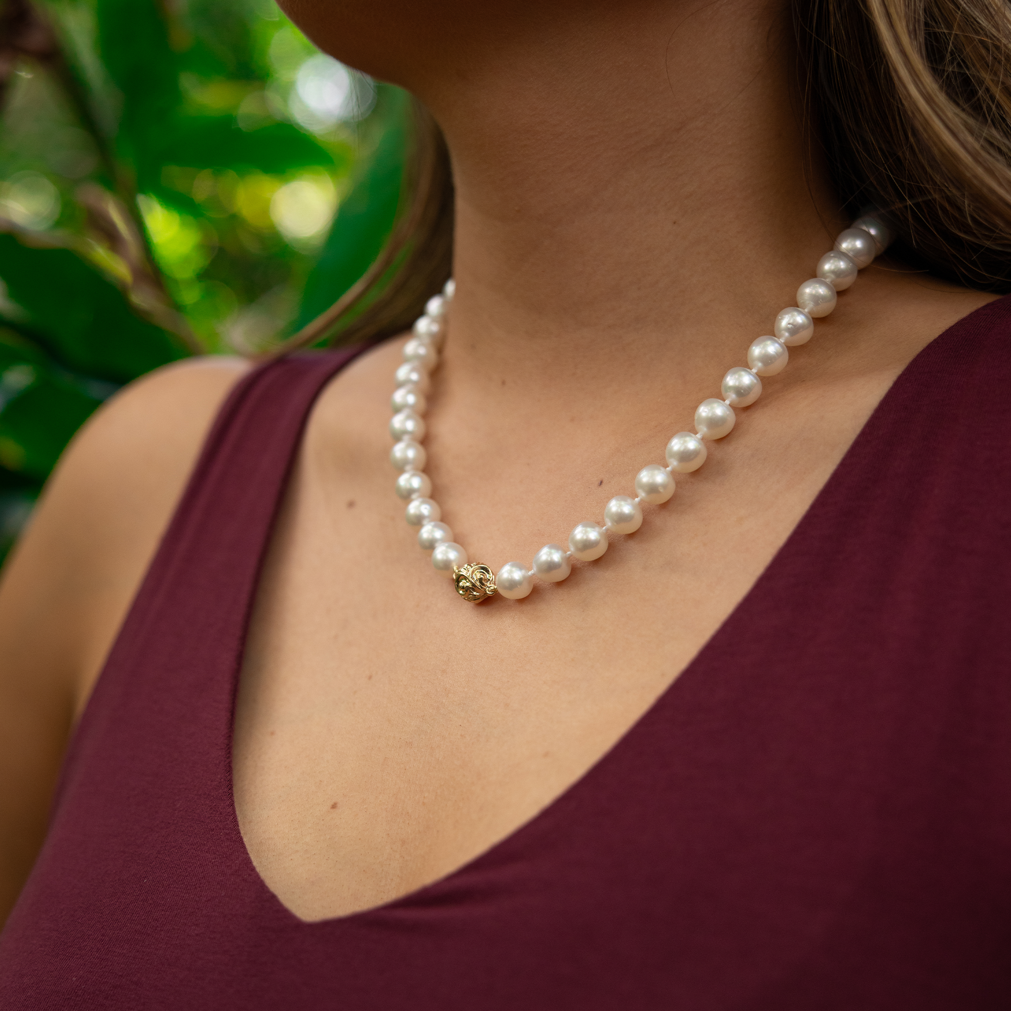 18-19 "南洋白蝶真珠ゴールド9-10mmマグネットクラスプ付ストランド