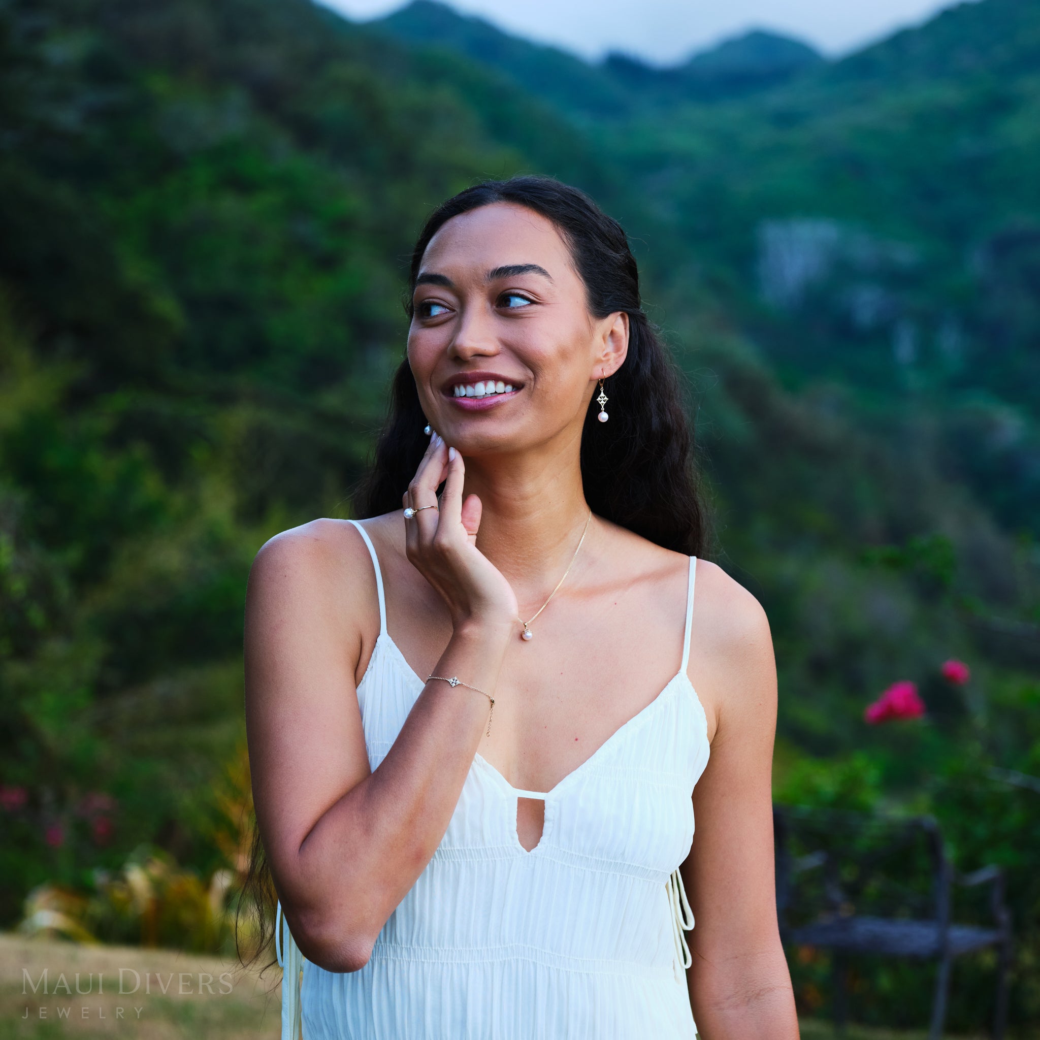 7-8" Adjustable Hawaiian Quilted Star Bracelet in Gold with Diamonds