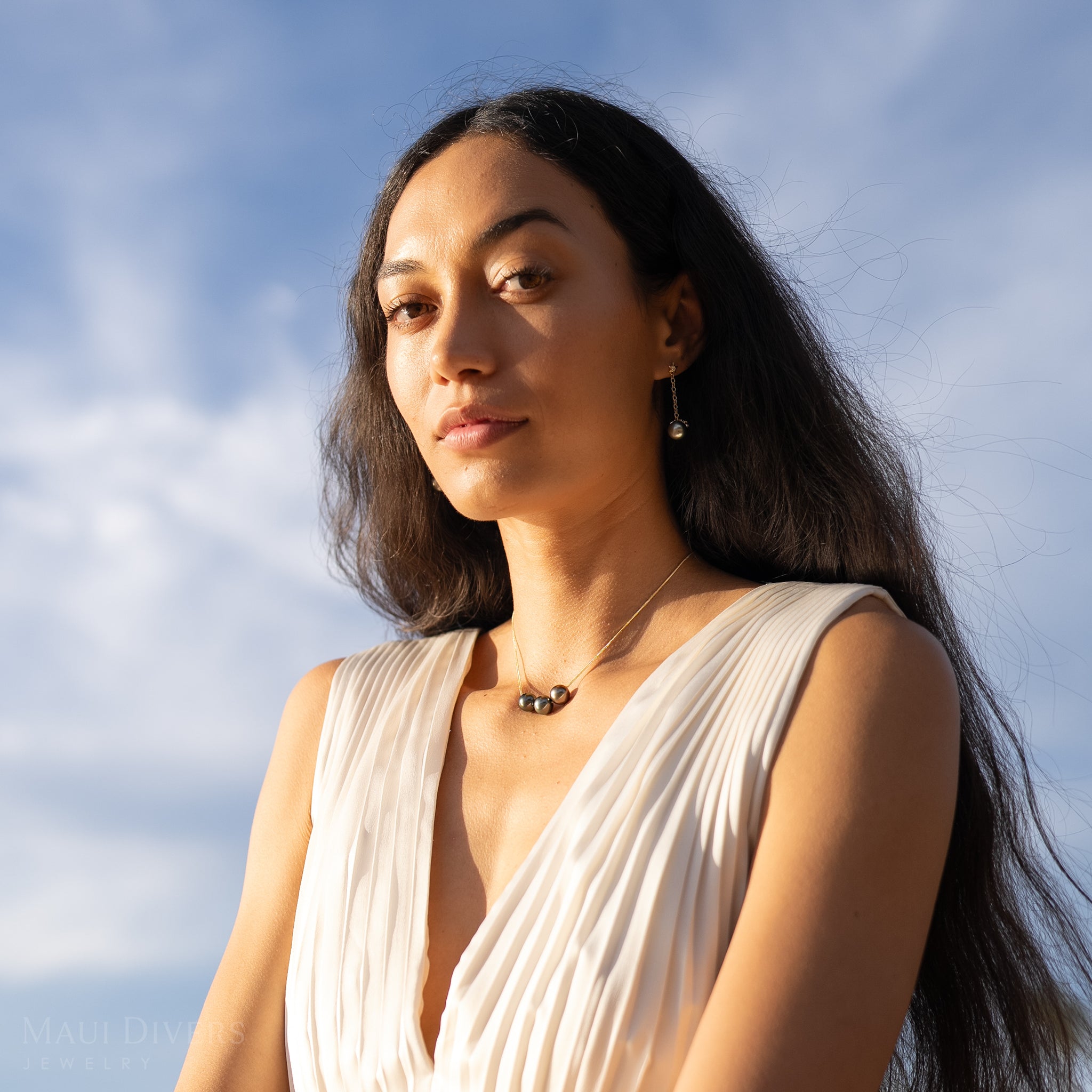 16-18インチ アジャスタブル タヒチ黒真珠ネックレス ゴールド 10-11mm